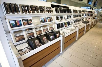 產業觀察 我國化妝品市場競爭激烈，2023年零售額有望突破4000億大關